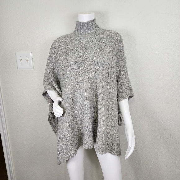 Ugg Joanna Fuzzy Boucle Grey Boho Poncho Size XS - Picture 16 of 16